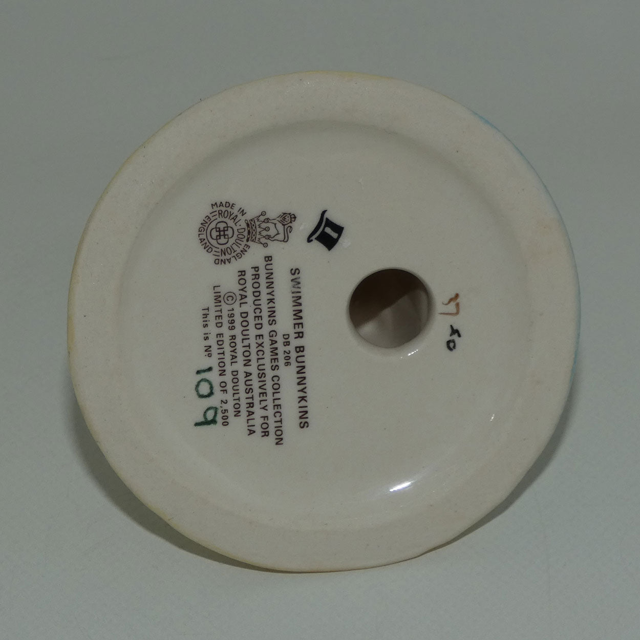 db206-royal-doulton-bunnykins-swimmer