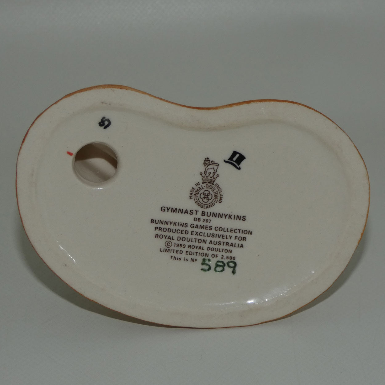 db207-royal-doulton-bunnykins-gymnast