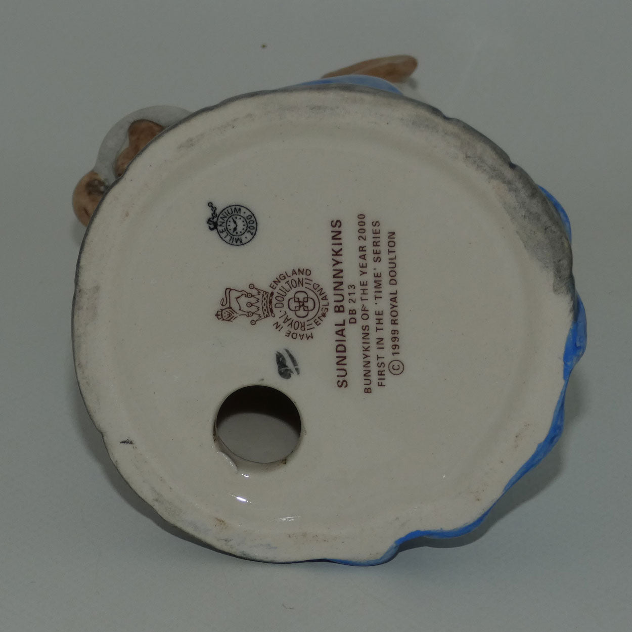 DB213 Royal Doulton Bunnykins Sundial