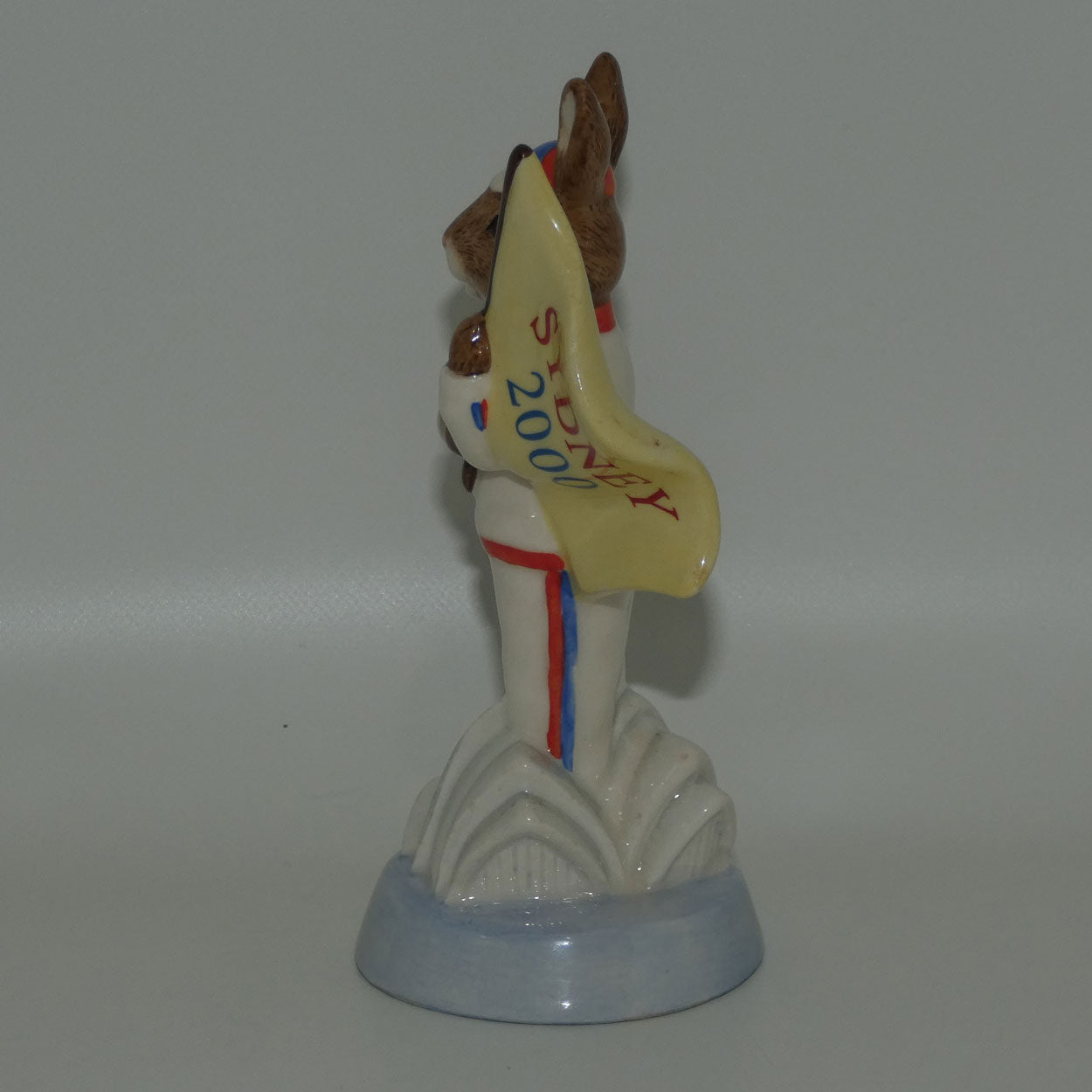 db216-royal-doulton-bunnykins-england-athlete