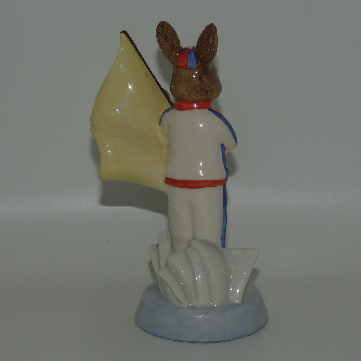 db216-royal-doulton-bunnykins-england-athlete