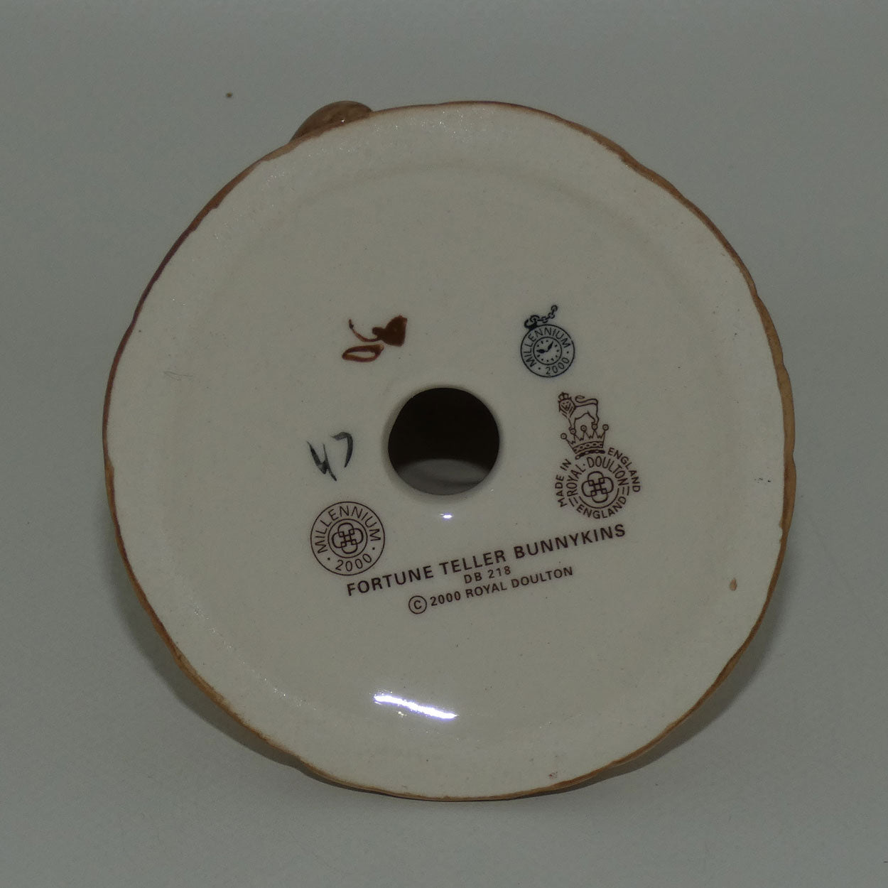 db218-royal-doulton-bunnykins-fortune-teller