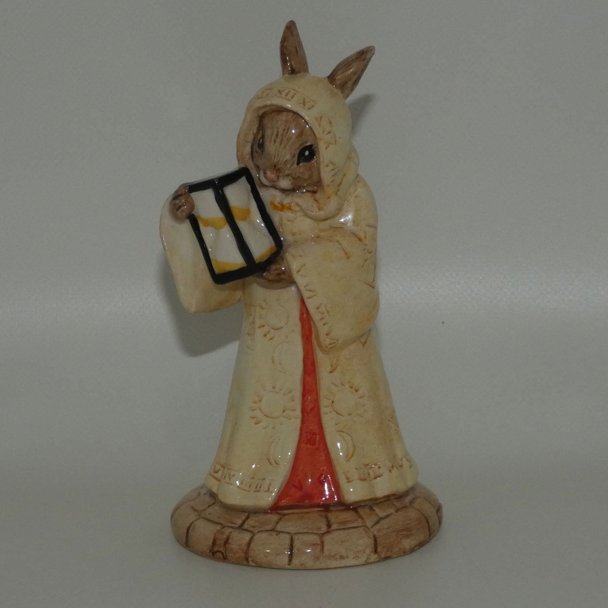 db229-royal-doulton-bunnykins-sands-of-time