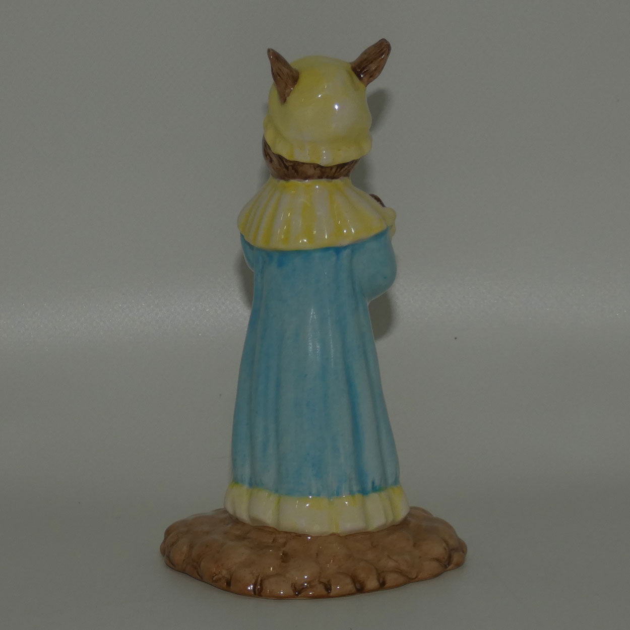 db235-royal-doulton-bunnykins-judy