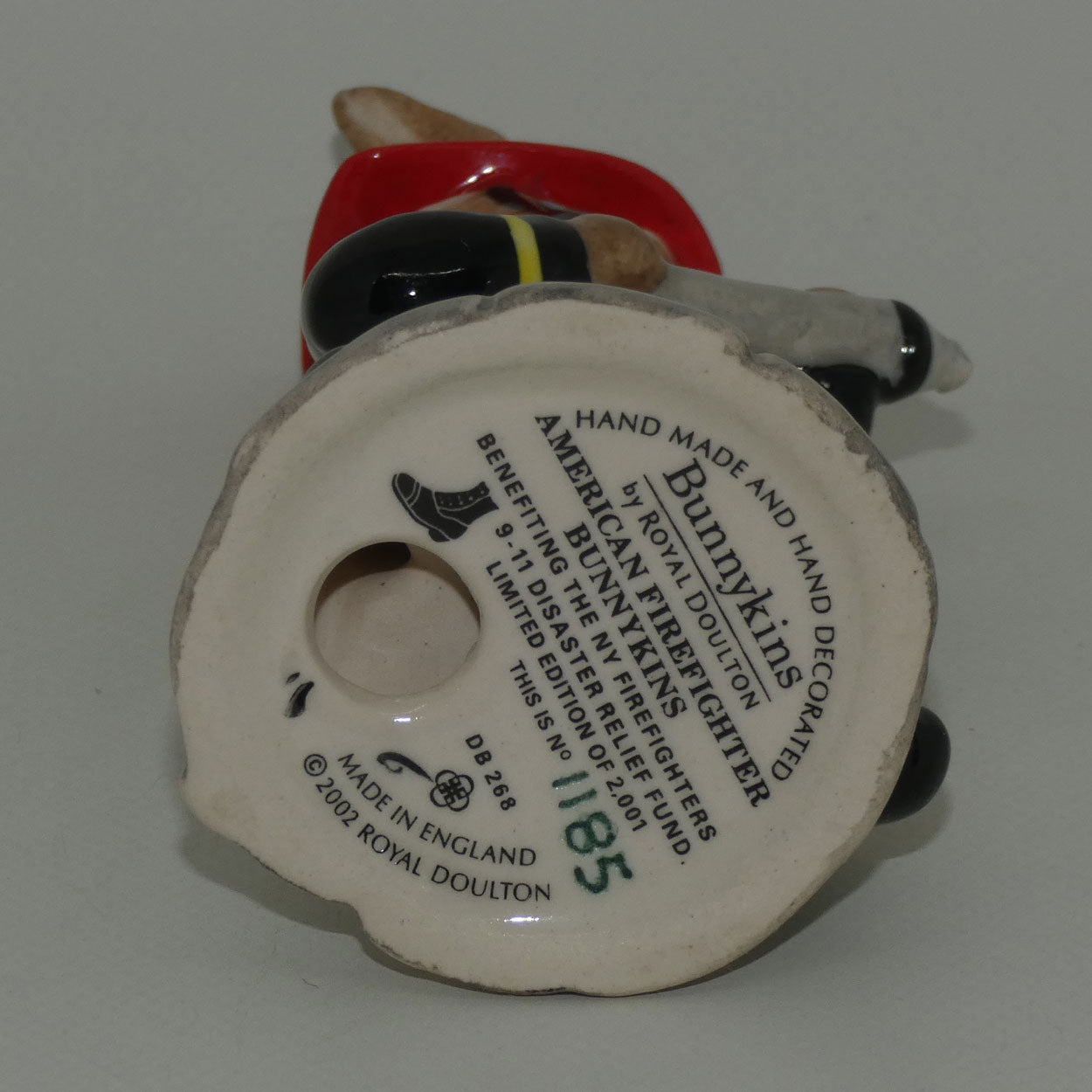 db268-royal-doulton-bunnykins-american-firefighter