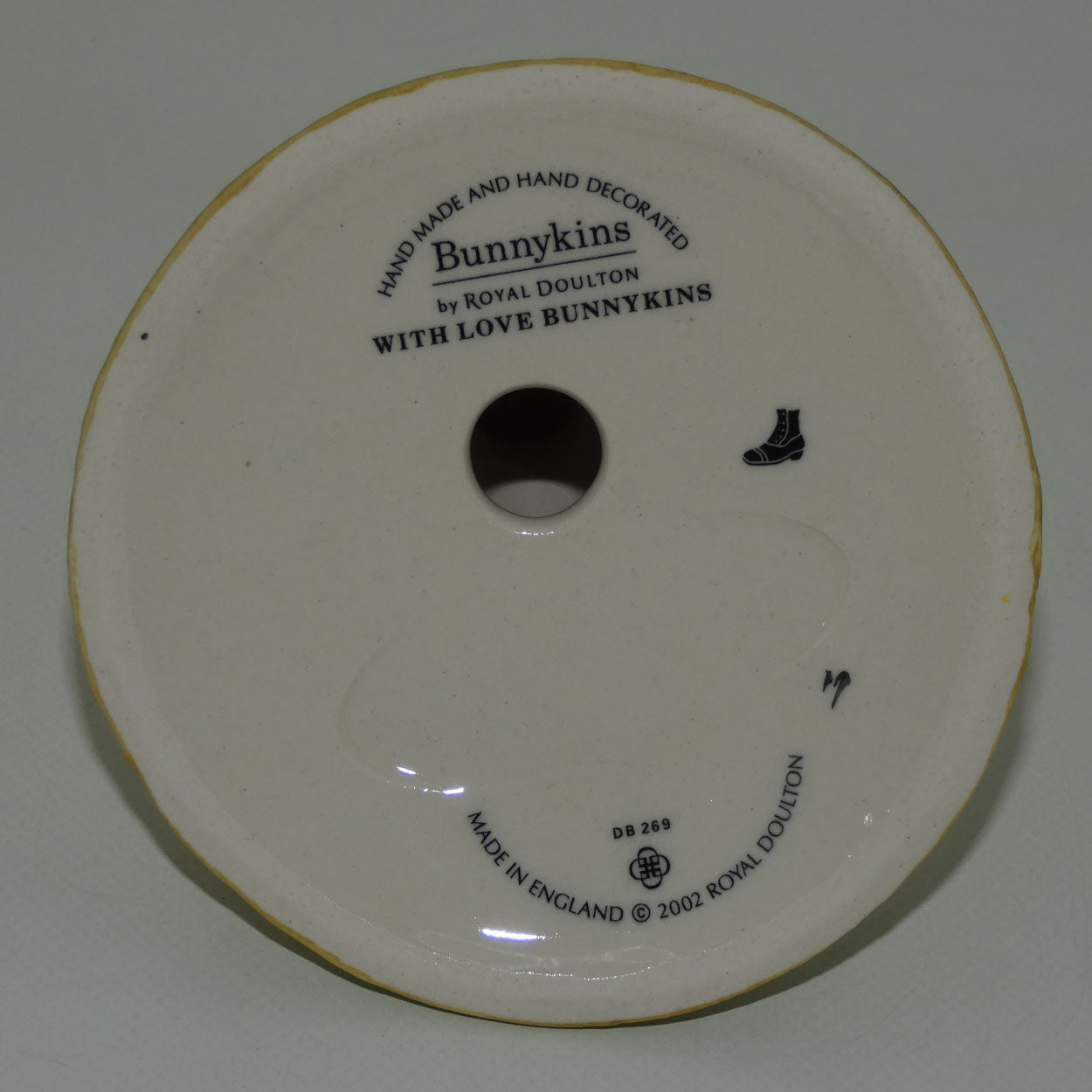 db269-royal-doulton-bunnykins-with-love