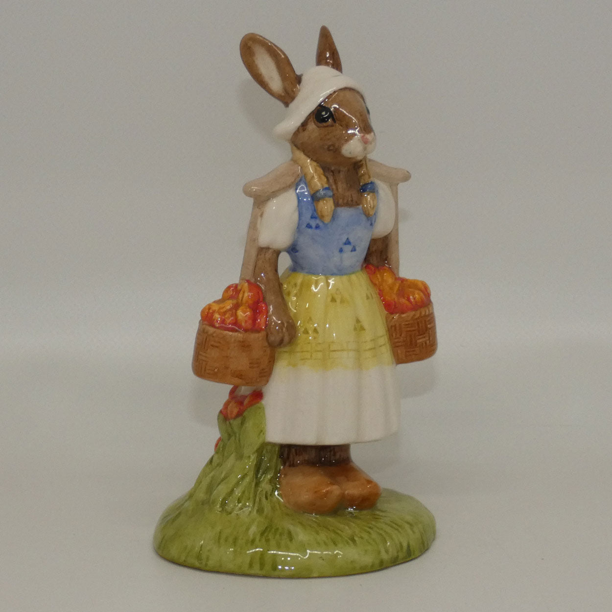 db274-royal-doulton-bunnykins-dutch