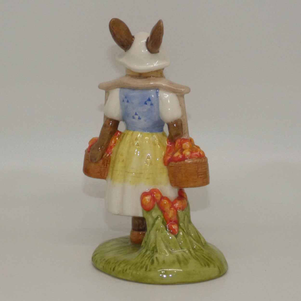 db274-royal-doulton-bunnykins-dutch