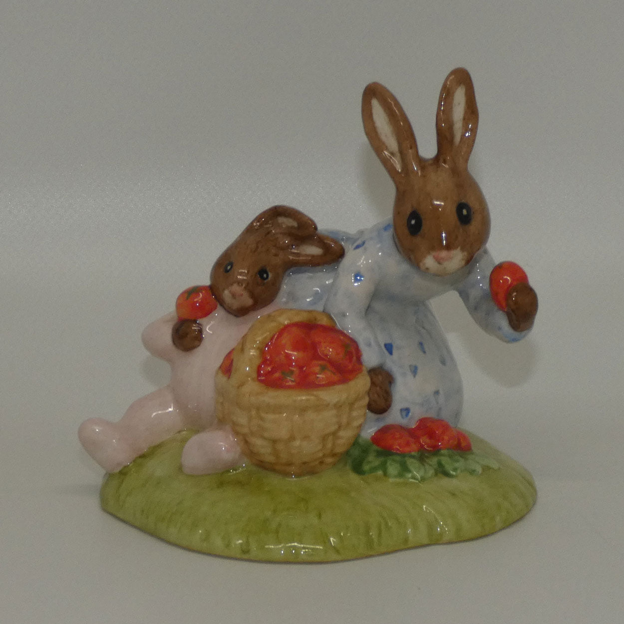 db277-278-royal-doulton-bunnykins-tennis-and-strawberries-set-ltd-ed