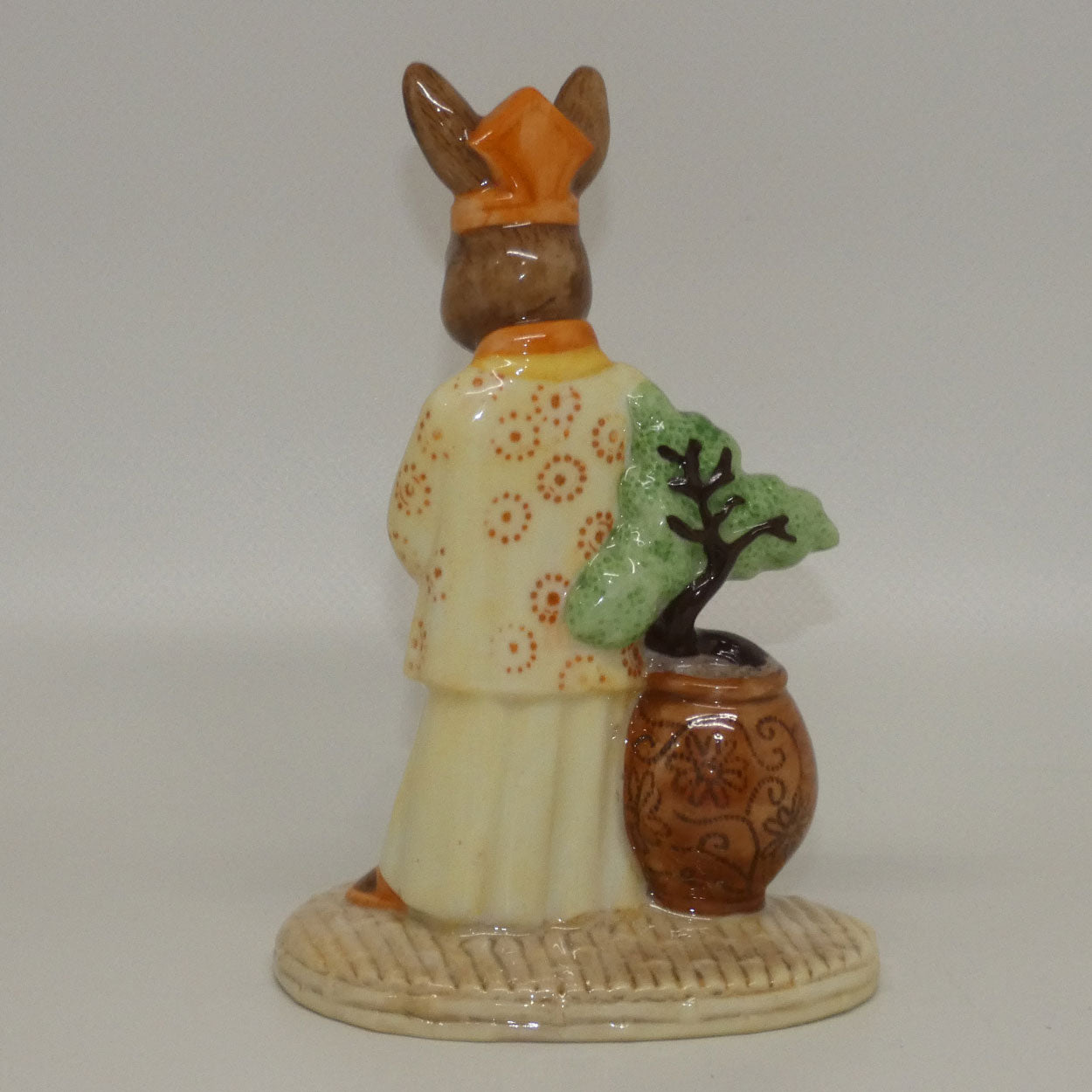 db280-royal-doulton-bunnykins-samurai