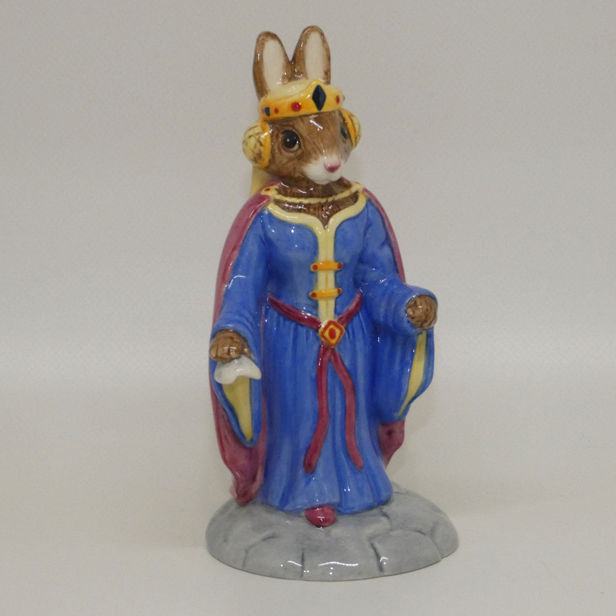 db302-royal-doulton-bunnykins-queen-guinevere
