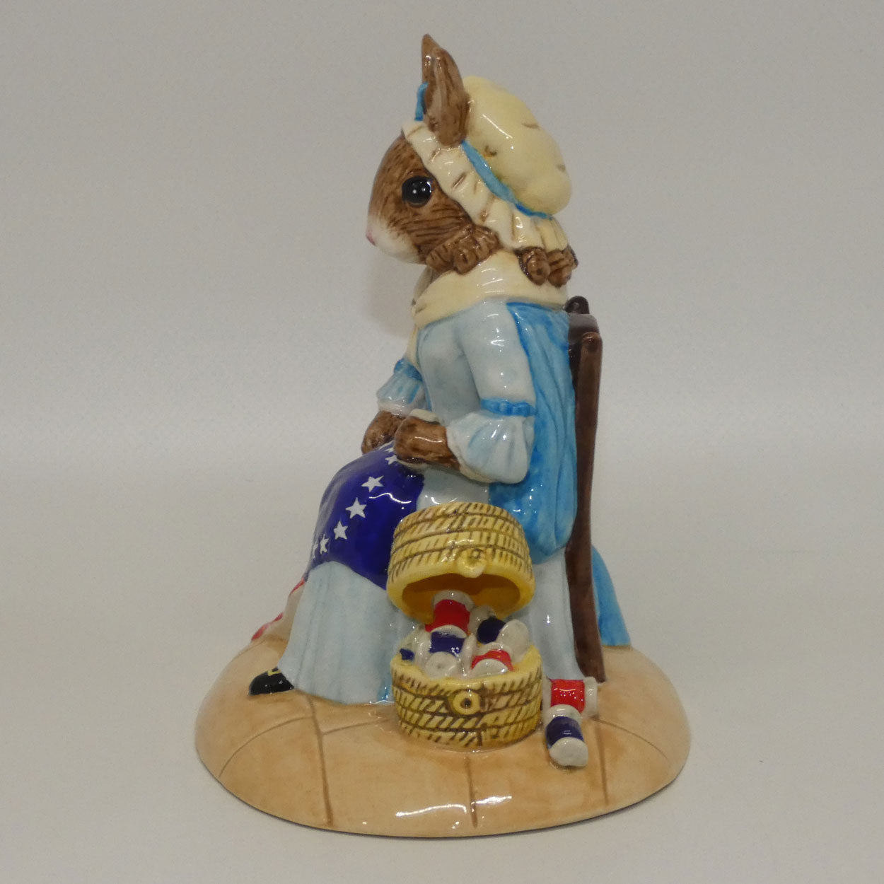 db313-royal-doulton-bunnykins-betsy-ross