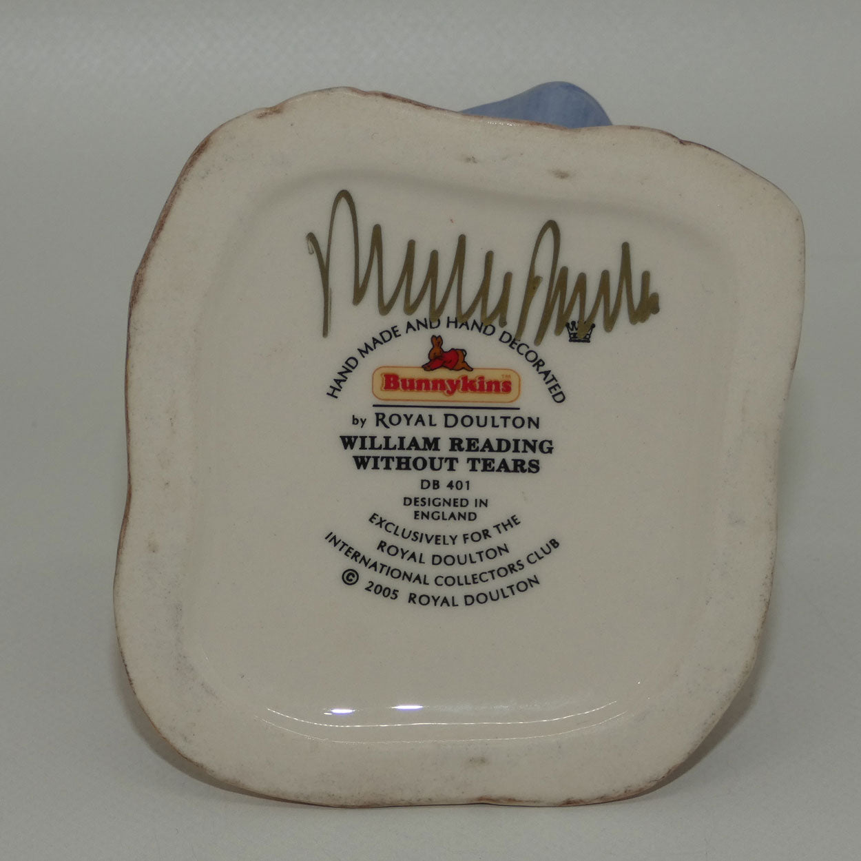 db401-royal-doulton-bunnykins-william-reading-without-tears