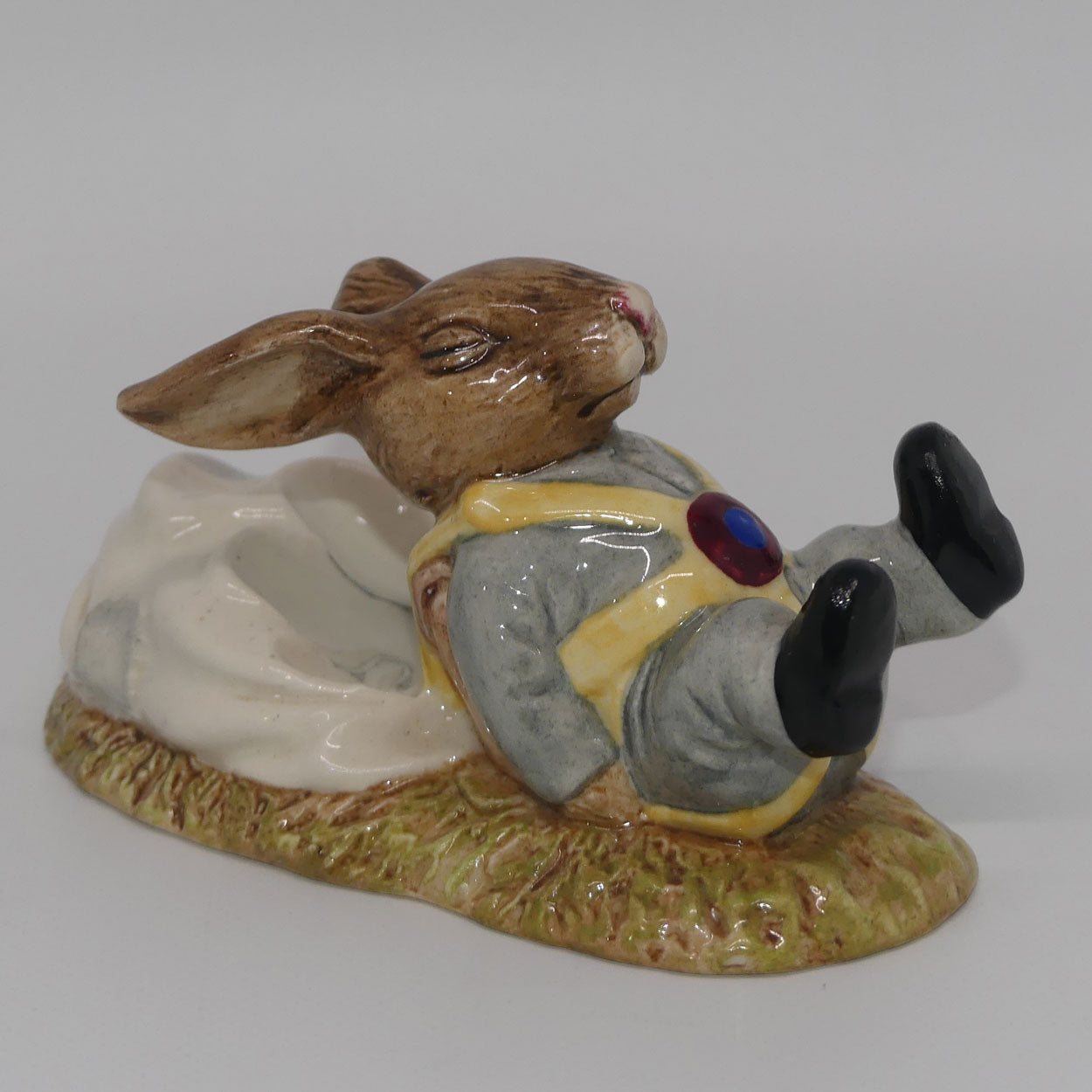 db041-royal-doulton-bunnykins-freefall-light-grey-no-box