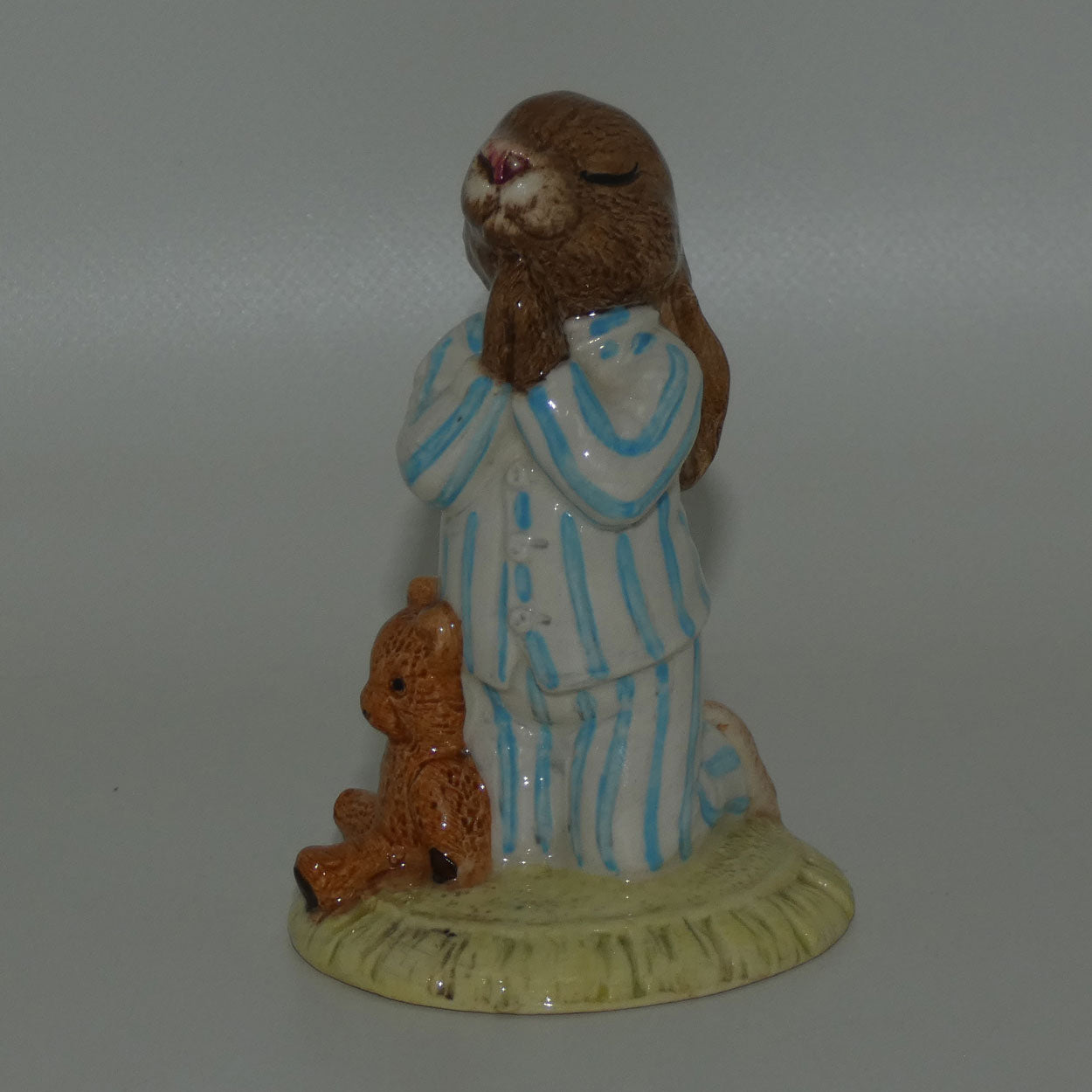 db55-royal-doulton-bunnykins-bedtime-white-blue