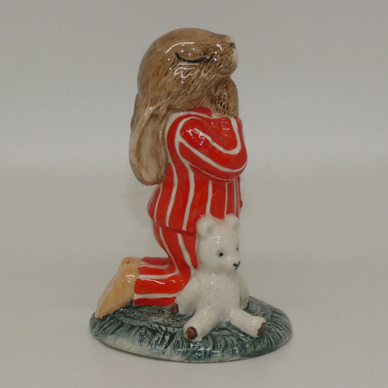 db63-royal-doulton-bunnykins-bedtime-red-white