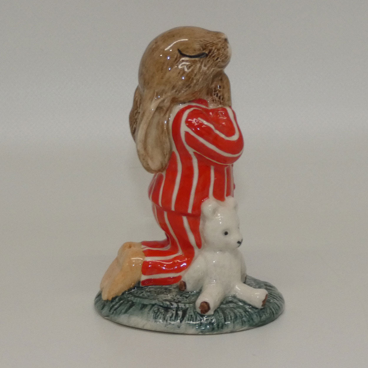 db63-royal-doulton-bunnykins-bedtime-red-white