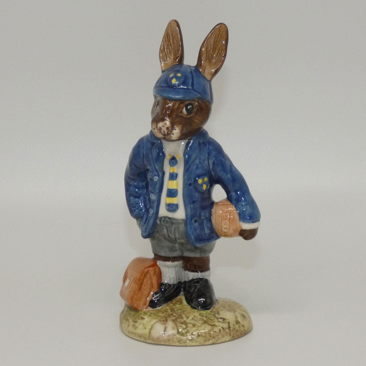 db66-royal-doulton-bunnykins-schoolboy