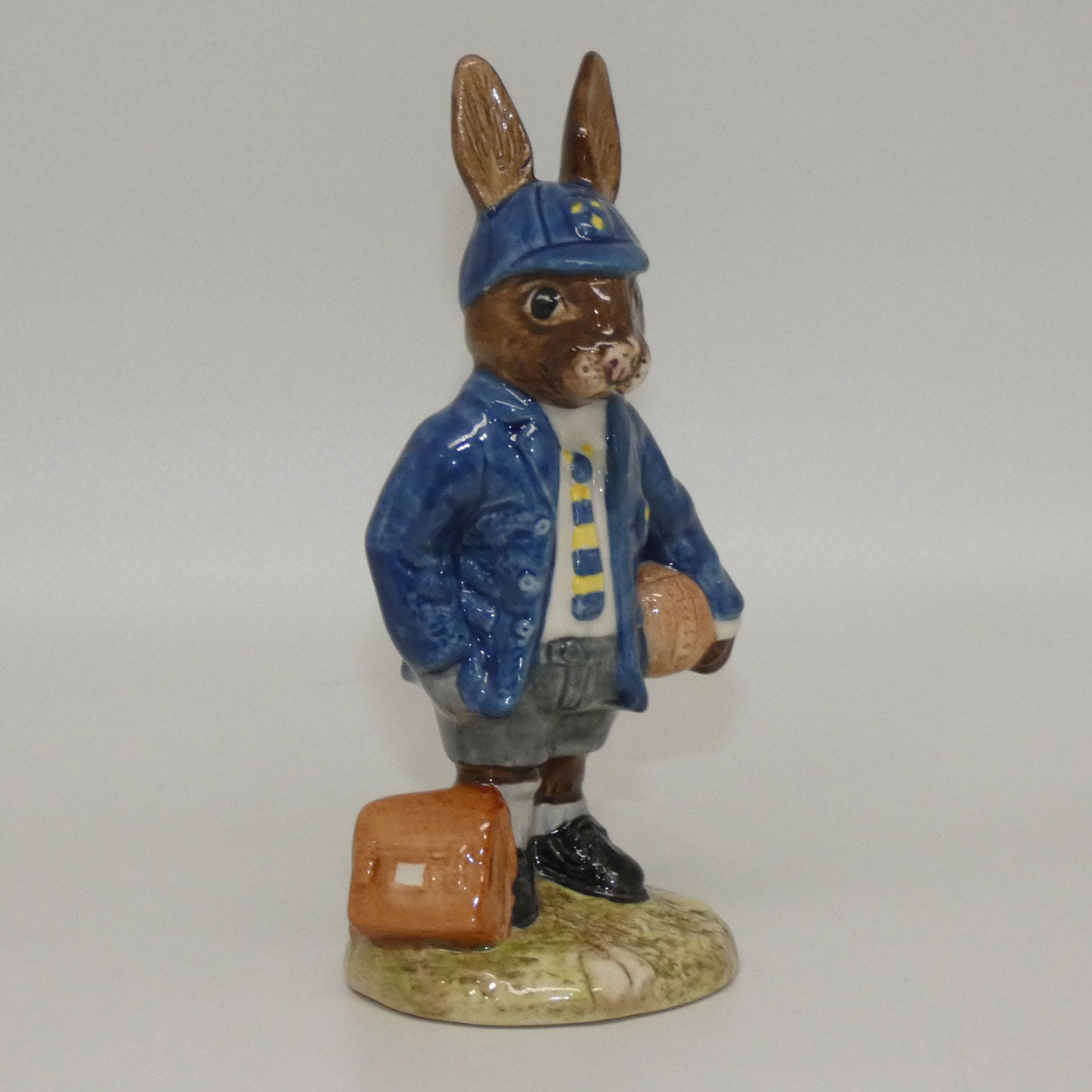 db66-royal-doulton-bunnykins-schoolboy