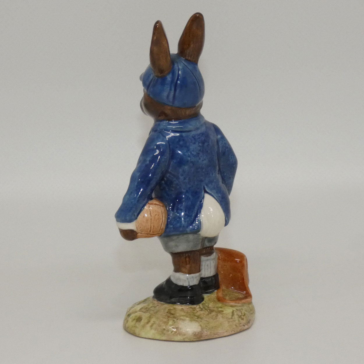 db66-royal-doulton-bunnykins-schoolboy