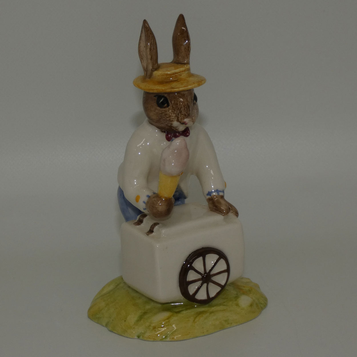 db82-royal-doulton-bunnykins-ice-cream