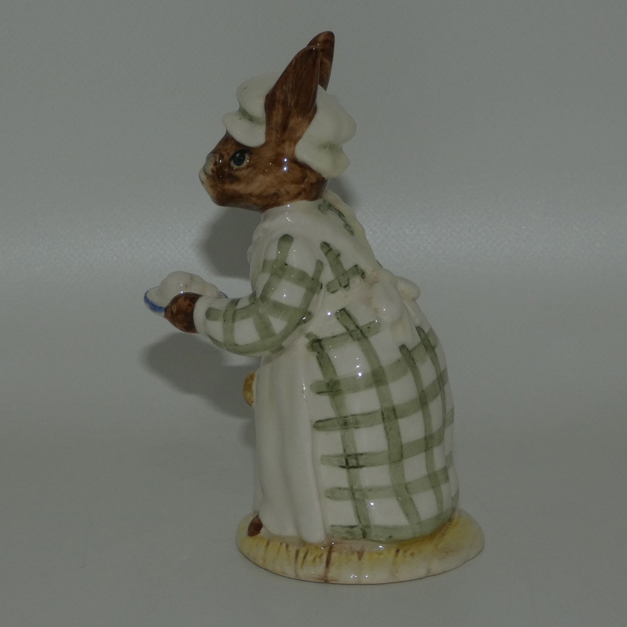 db85-royal-doulton-bunnykins-cook