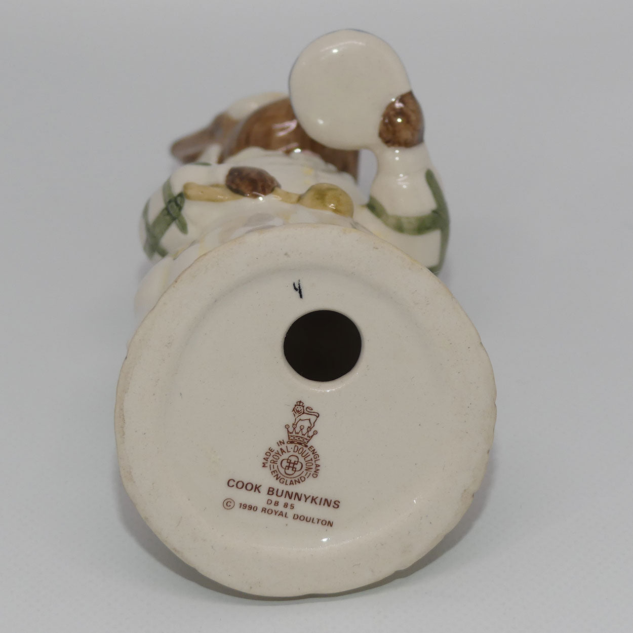 db085-royal-doulton-bunnykins-cook-no-box