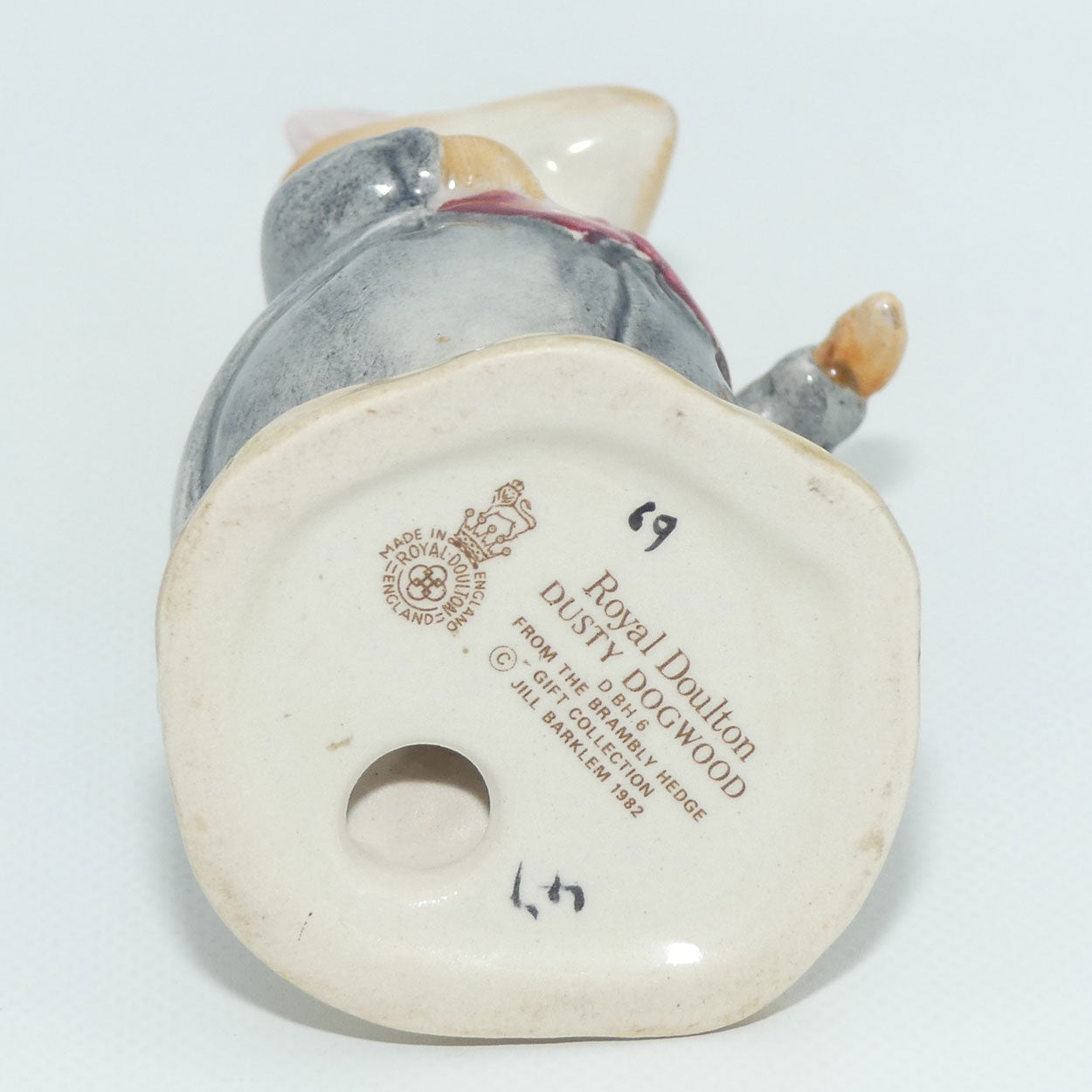 DBH06 Royal Doulton Brambly Hedge figure | Dusty Dogwood