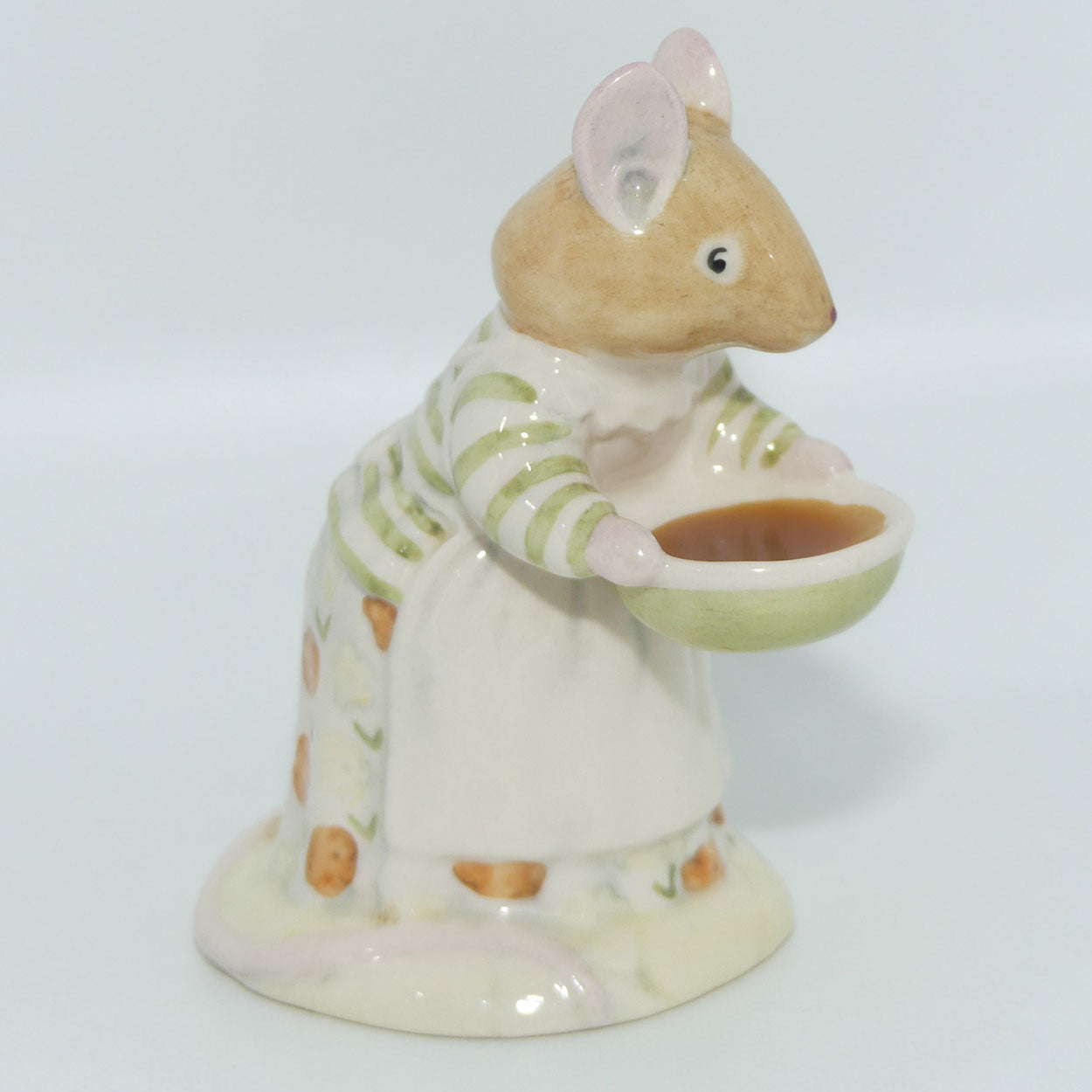 DBH11 Royal Doulton Brambly Hedge figure | Mrs Toadflax | Brown Bowl