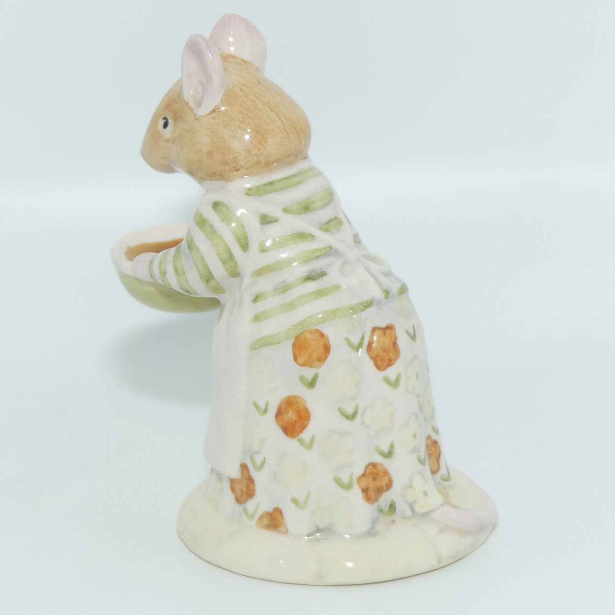 DBH11 Royal Doulton Brambly Hedge figure | Mrs Toadflax | Brown Bowl