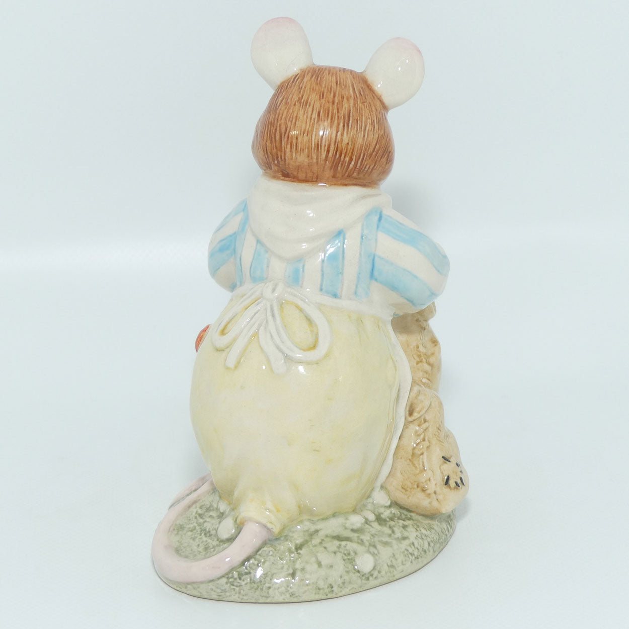 DBH37 Royal Doulton Brambly Hedge figure | Dusty Dogwood