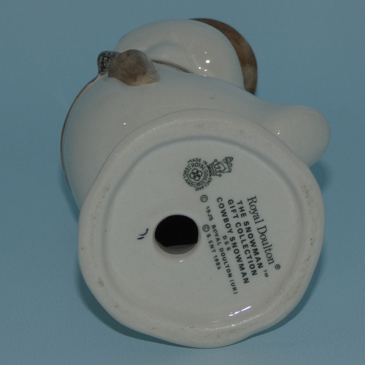 ds06-royal-doulton-snowman-figure-cowboy-snowman