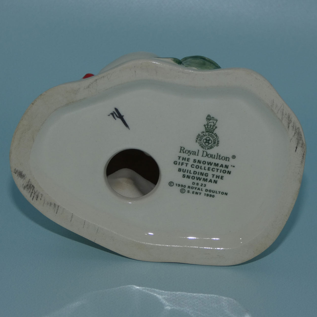 ds23-royal-doulton-snowman-figure-building-the-snowman