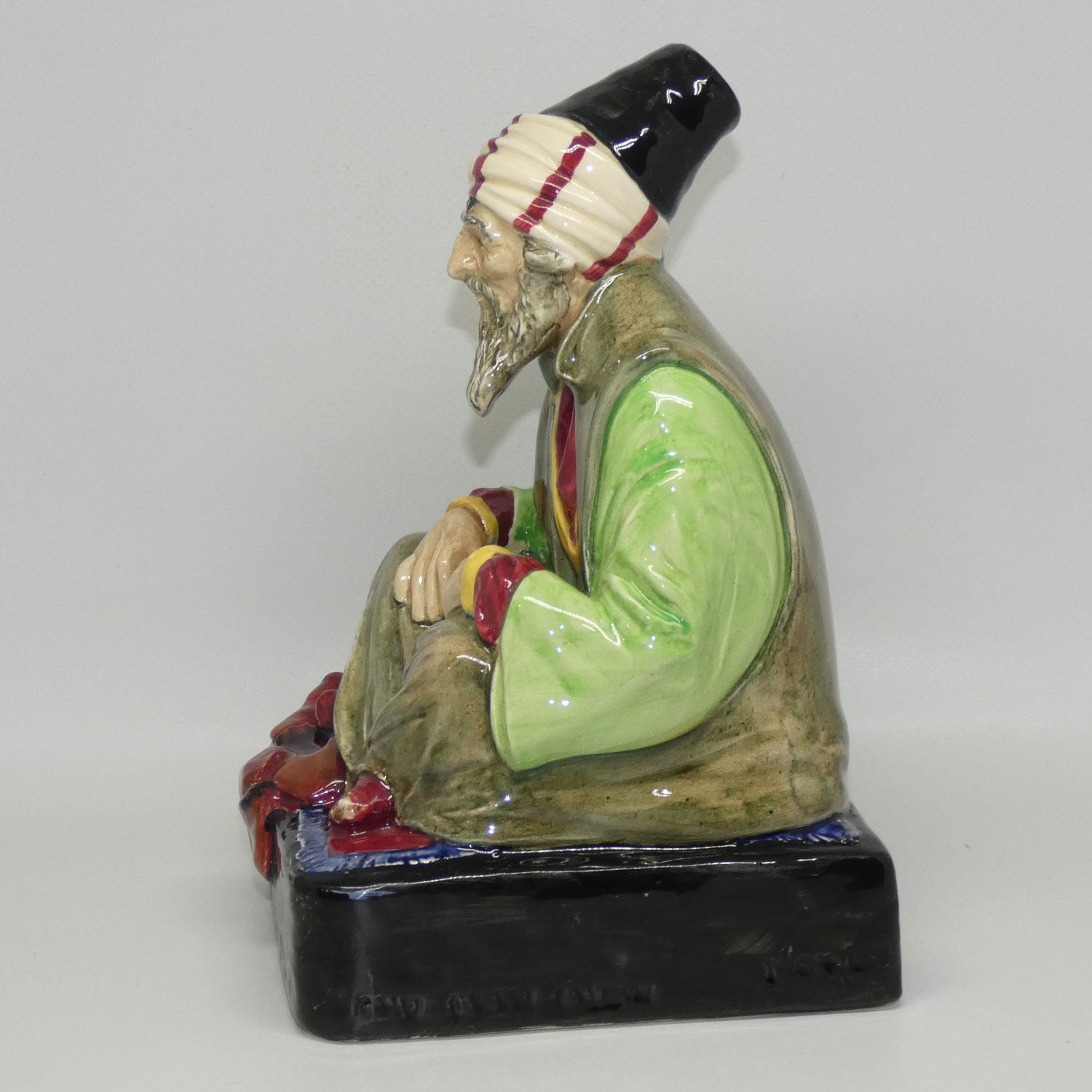 hn1283-royal-doulton-figure-the-cobbler-green-grey