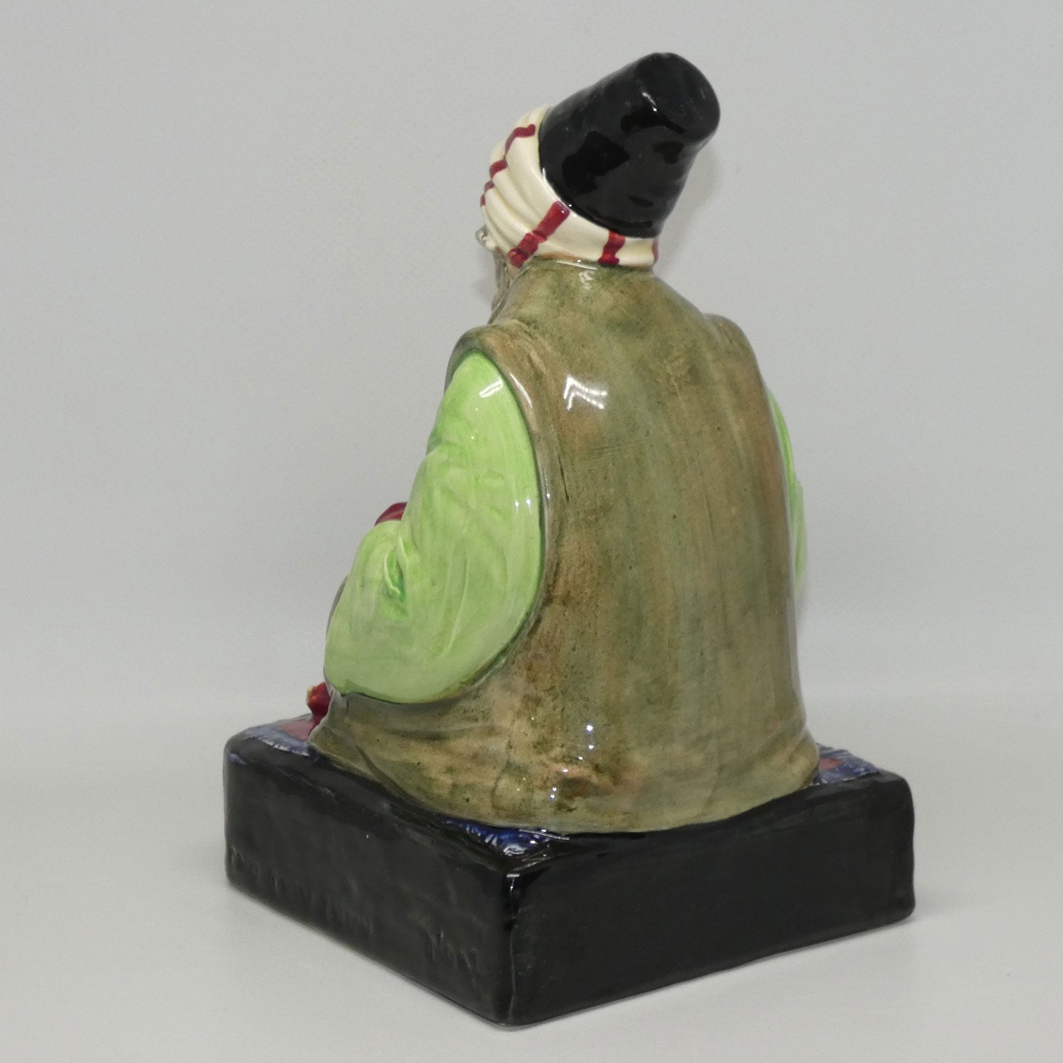 hn1283-royal-doulton-figure-the-cobbler-green-grey