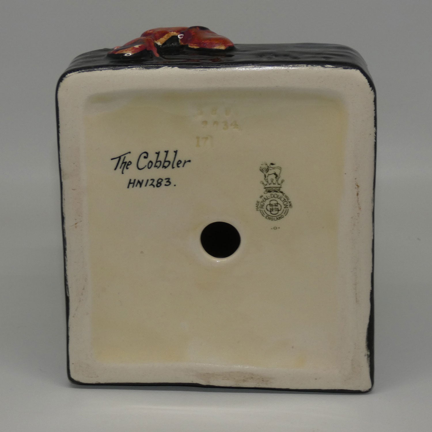 hn1283-royal-doulton-figure-the-cobbler-green-grey