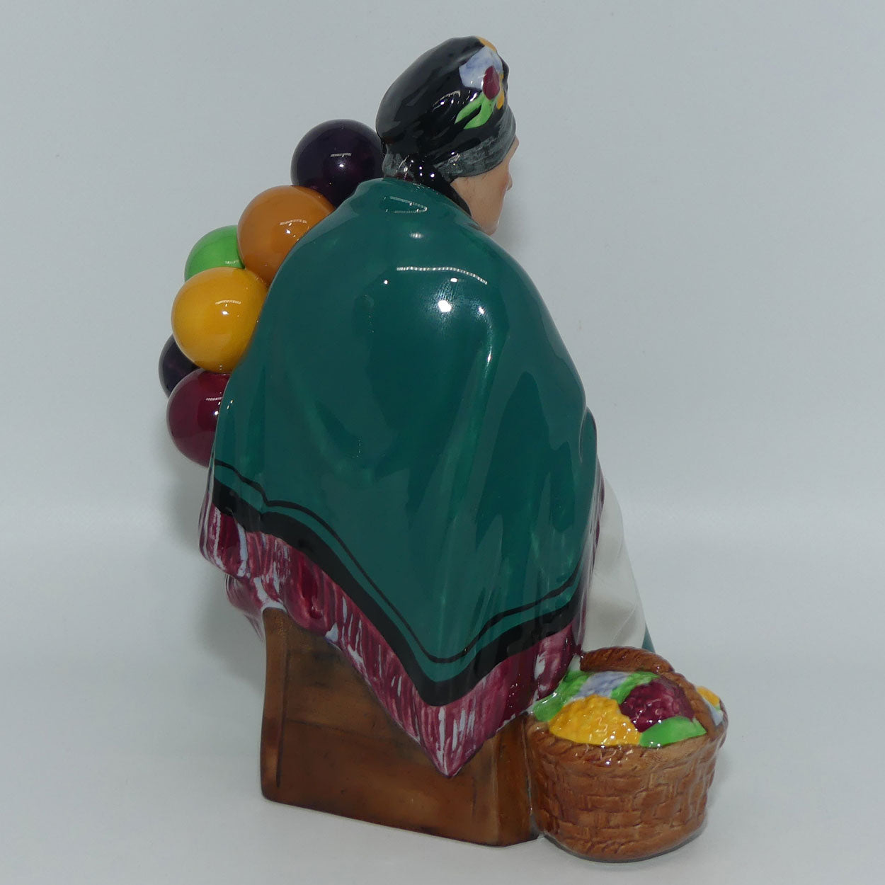 HN1315 Royal Doulton figure The Old Balloon Seller | Character Figurines