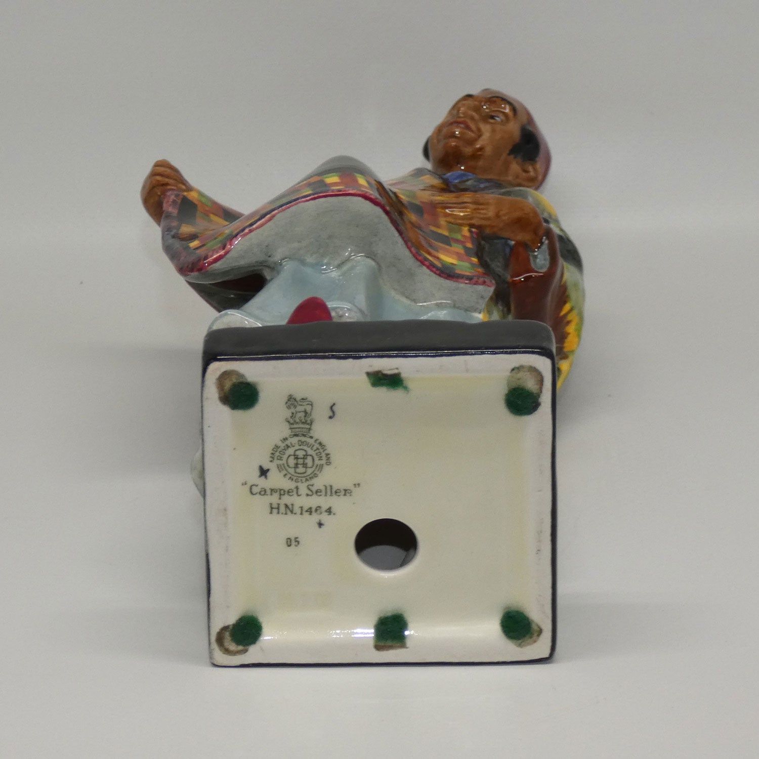 hn1464-royal-doulton-figure-the-carpet-seller