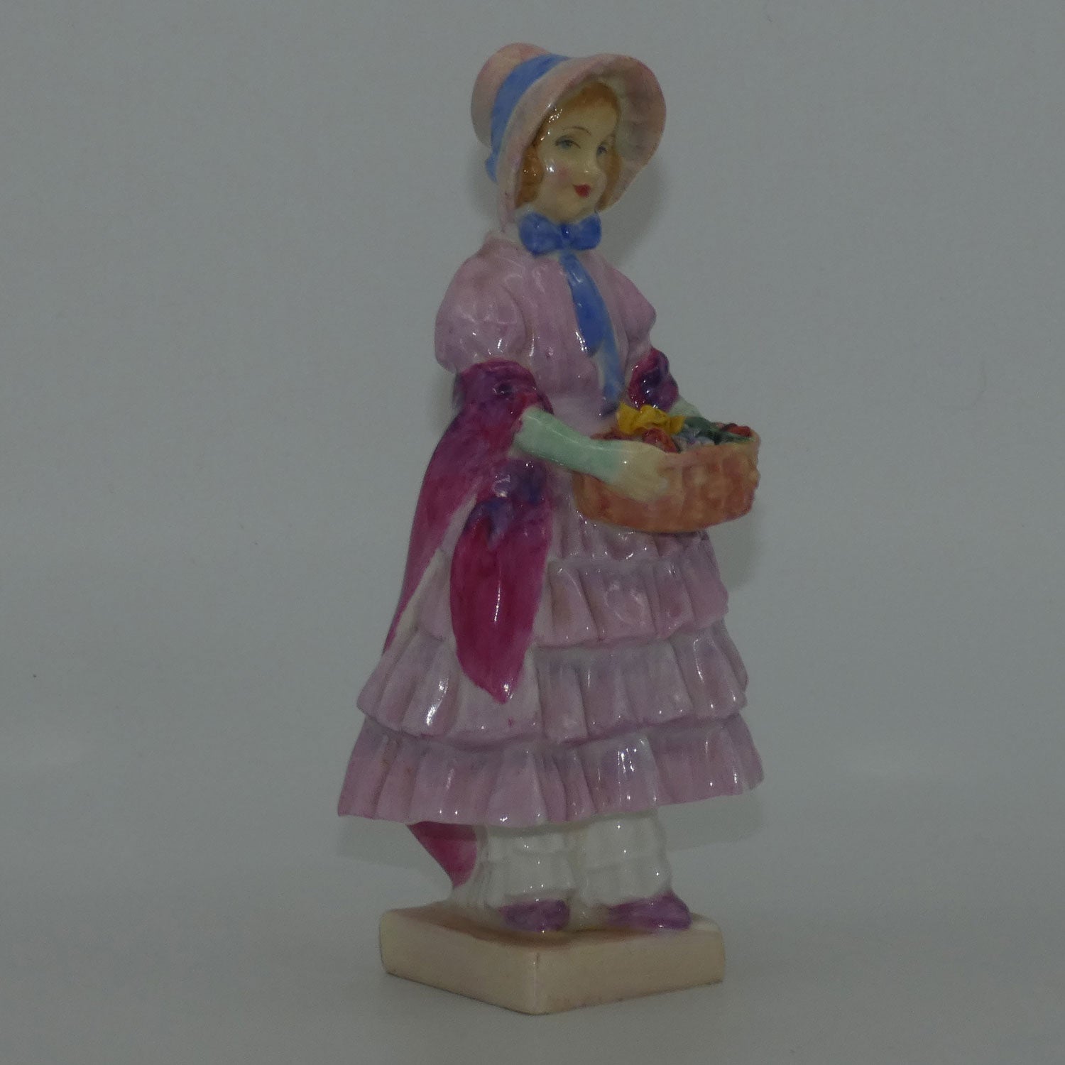 hn1485-royal-doulton-figure-greta-1