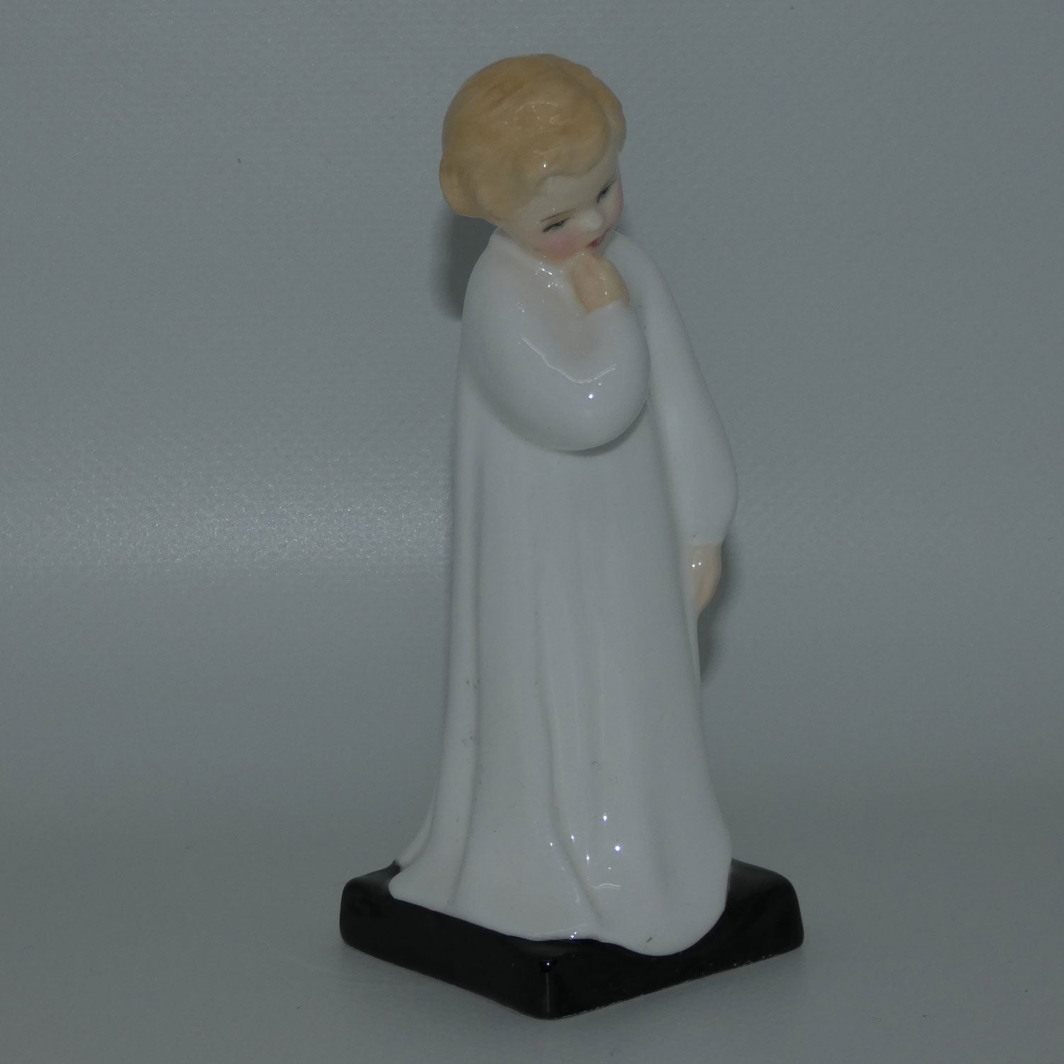 hn1985-royal-doulton-figure-darling