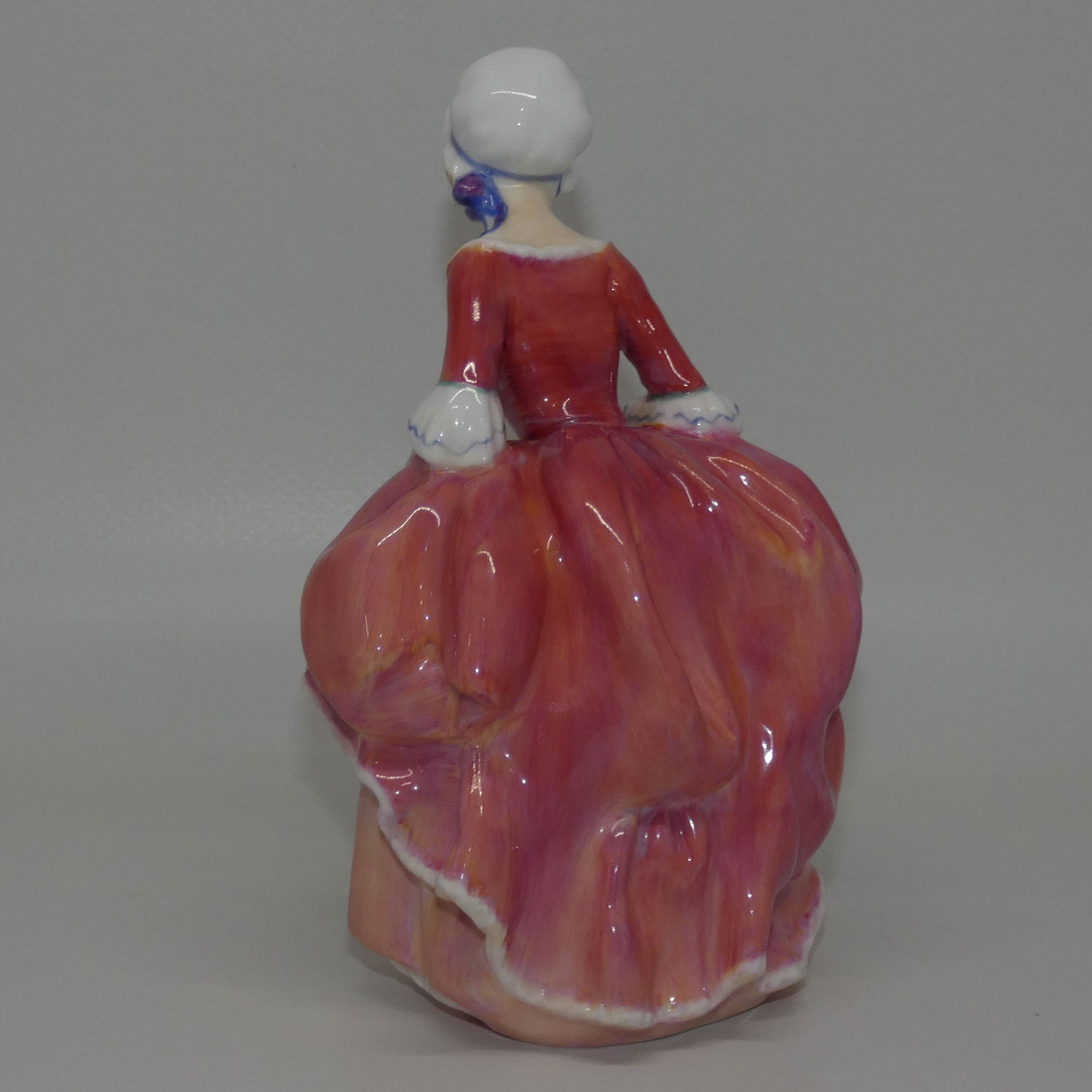 hn2037-royal-doulton-figure-goody-two-shoes