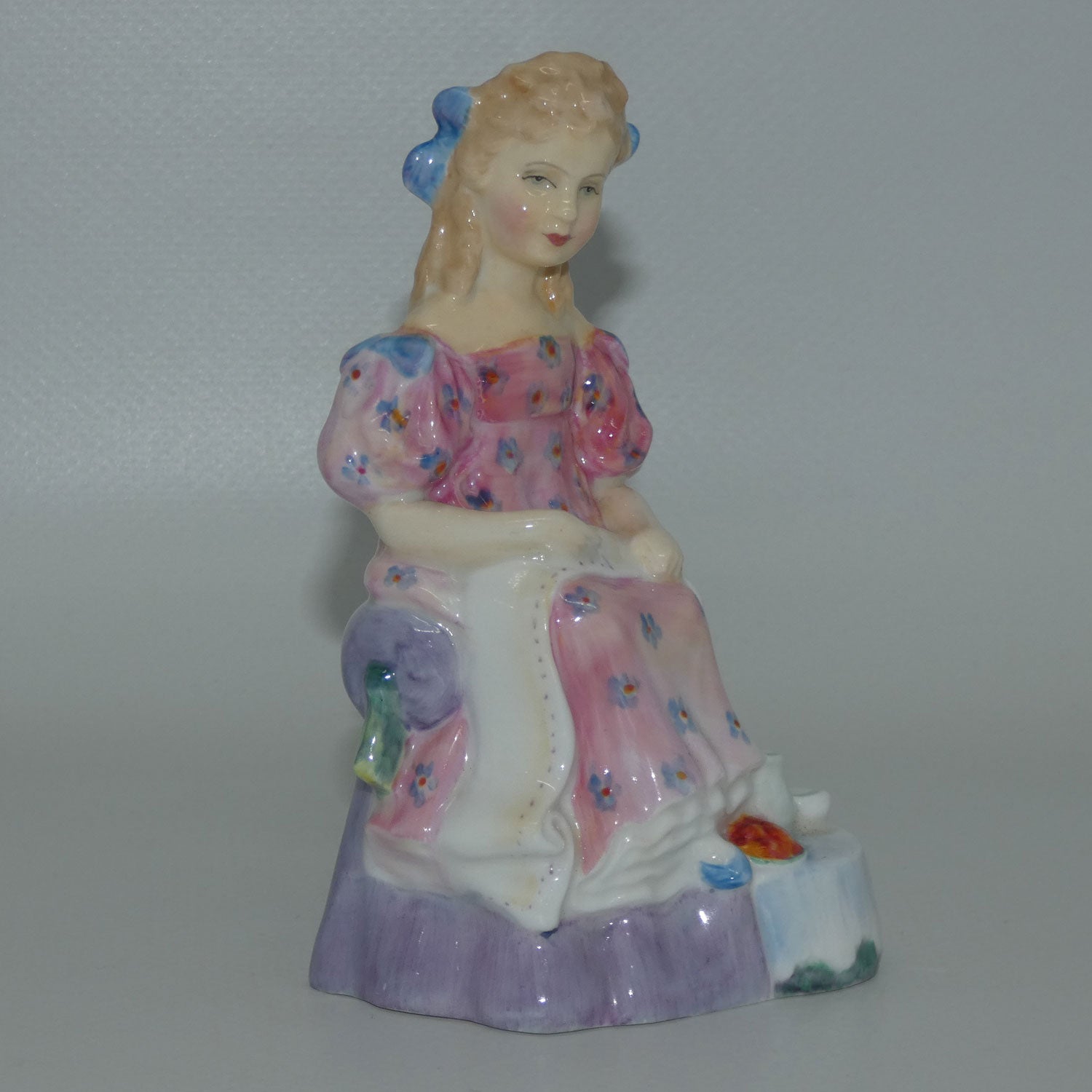 hn2049-royal-doulton-figure-curly-locks