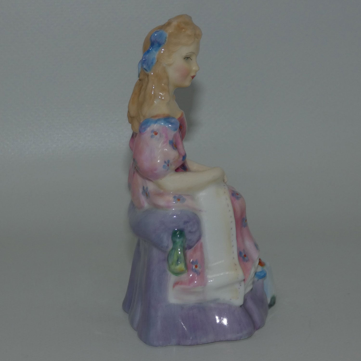 hn2049-royal-doulton-figure-curly-locks
