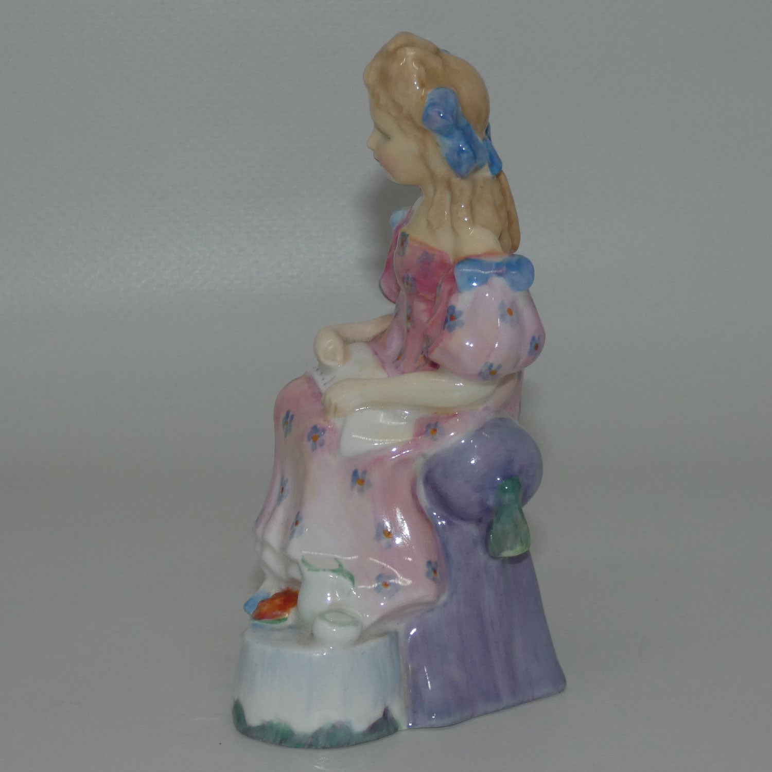 hn2049-royal-doulton-figure-curly-locks