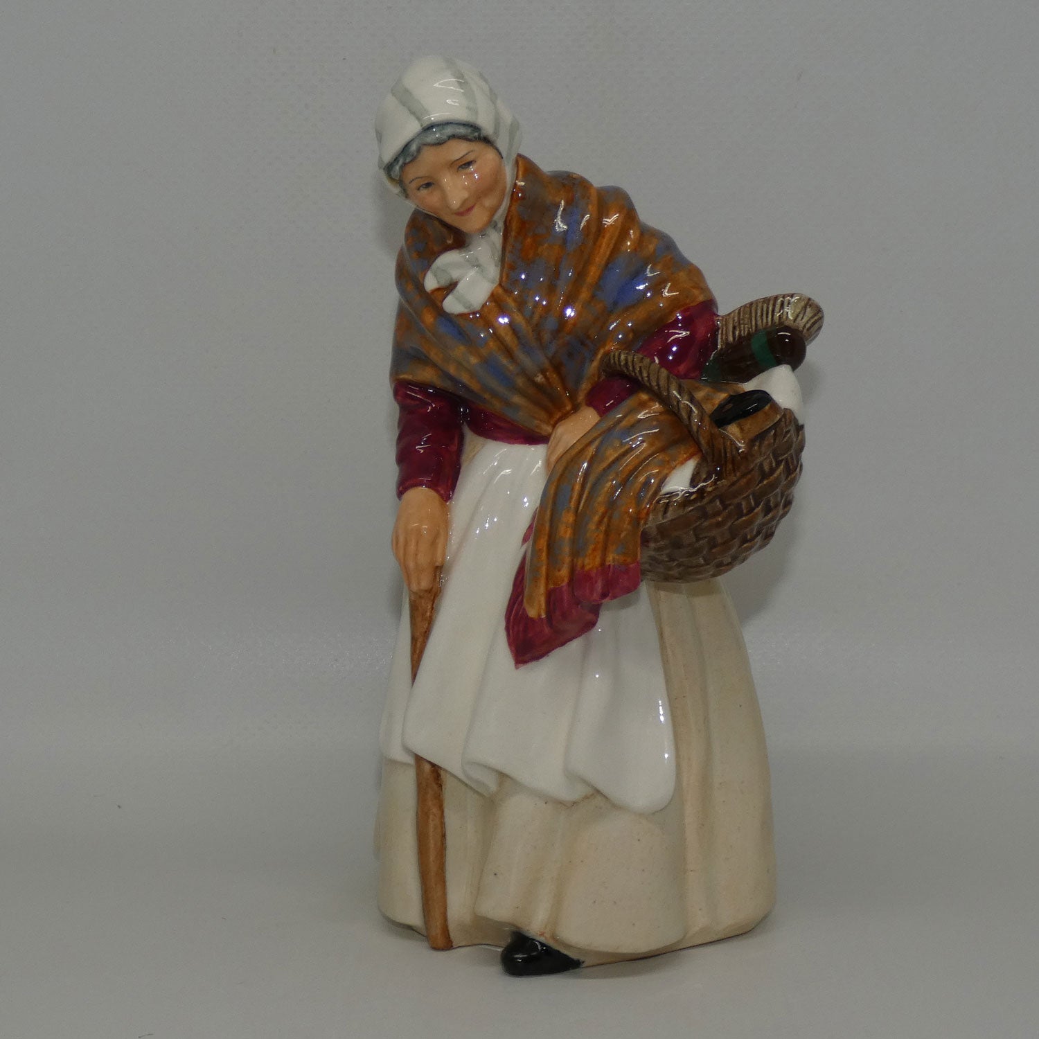 hn2052a-royal-doulton-figure-grandma