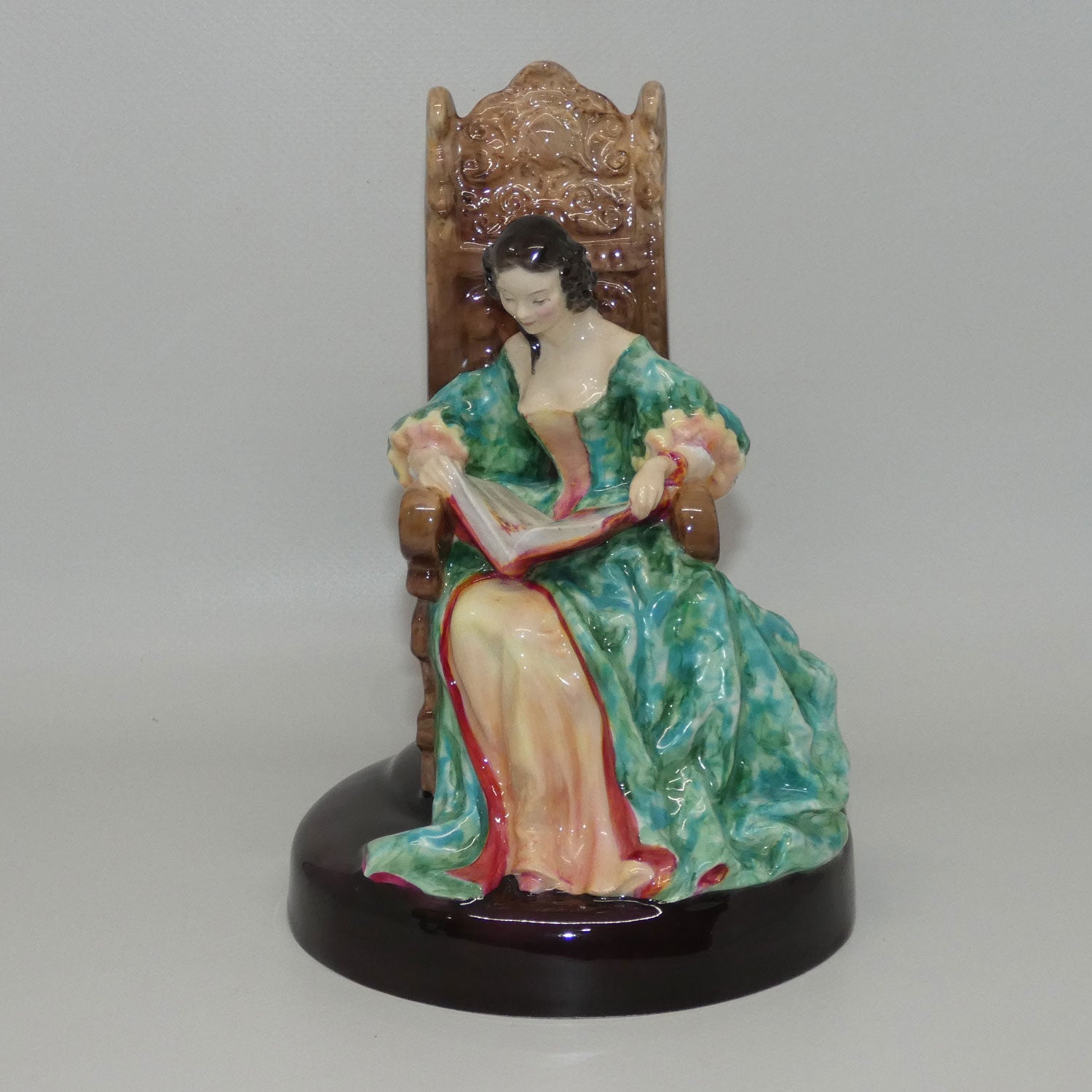 hn2055-royal-doulton-figure-the-leisure-hour