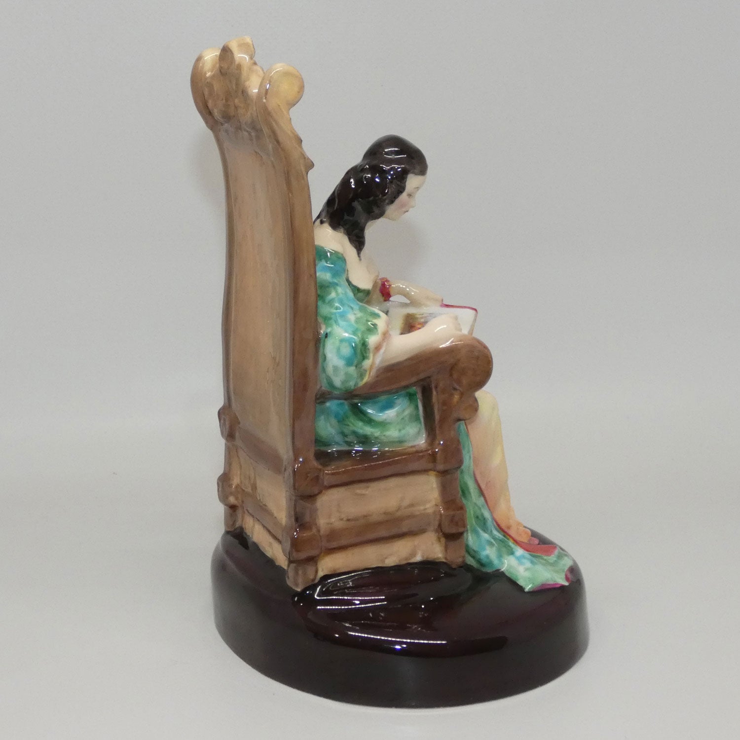 hn2055-royal-doulton-figure-the-leisure-hour