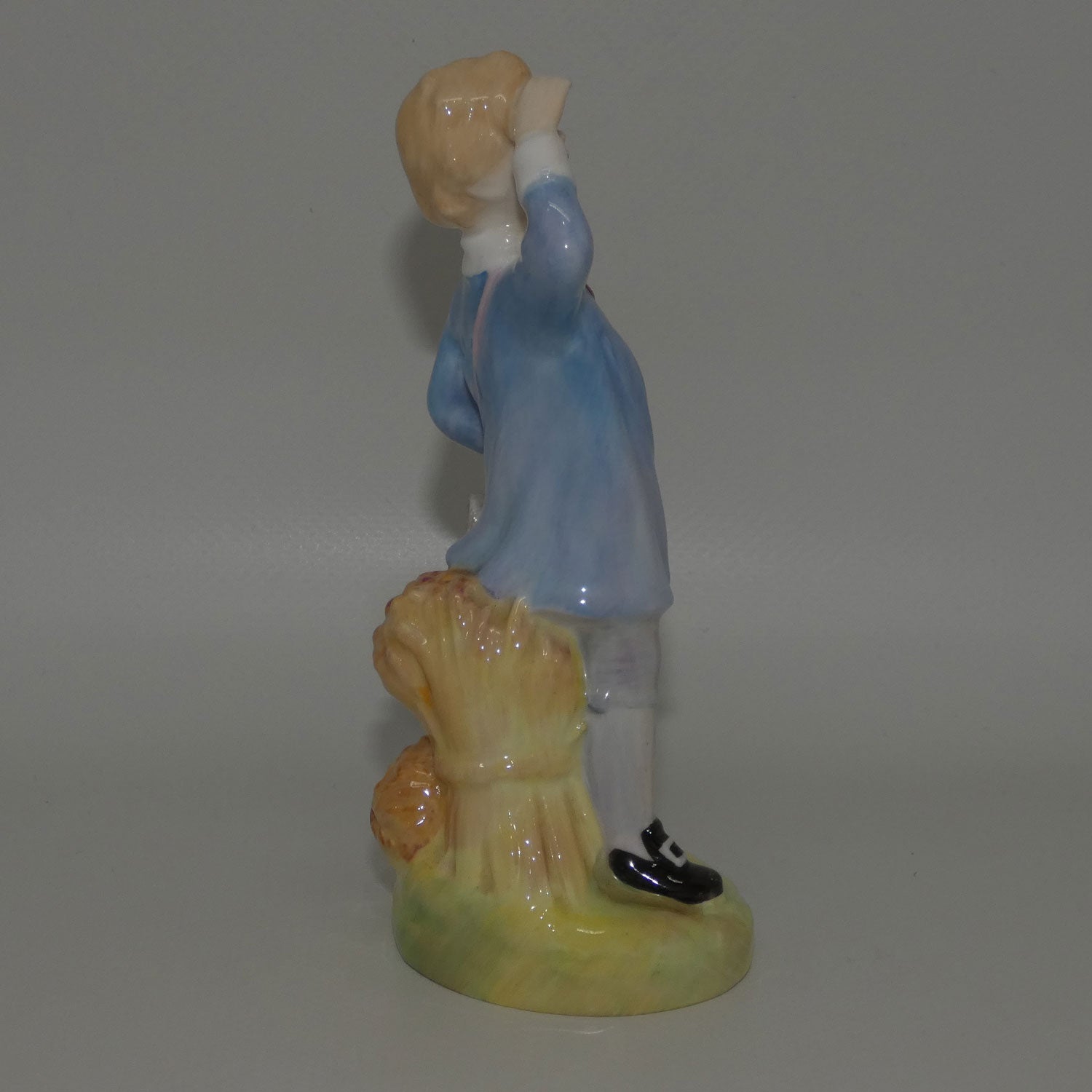 hn2062-royal-doulton-figure-little-boy-blue