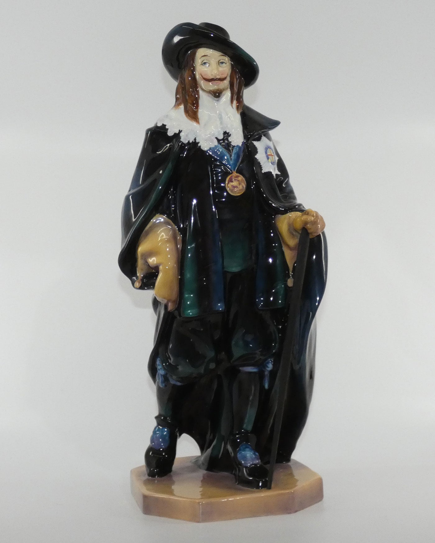 hn2084-royal-doulton-figure-king-charles