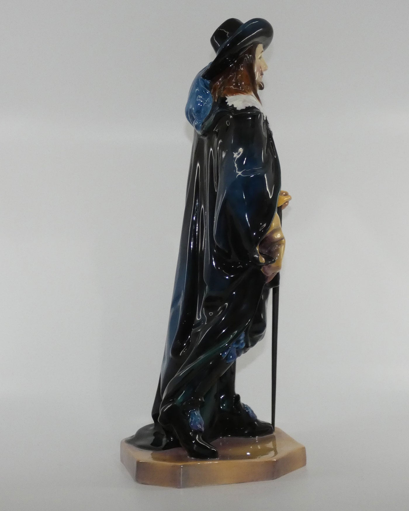 hn2084-royal-doulton-figure-king-charles
